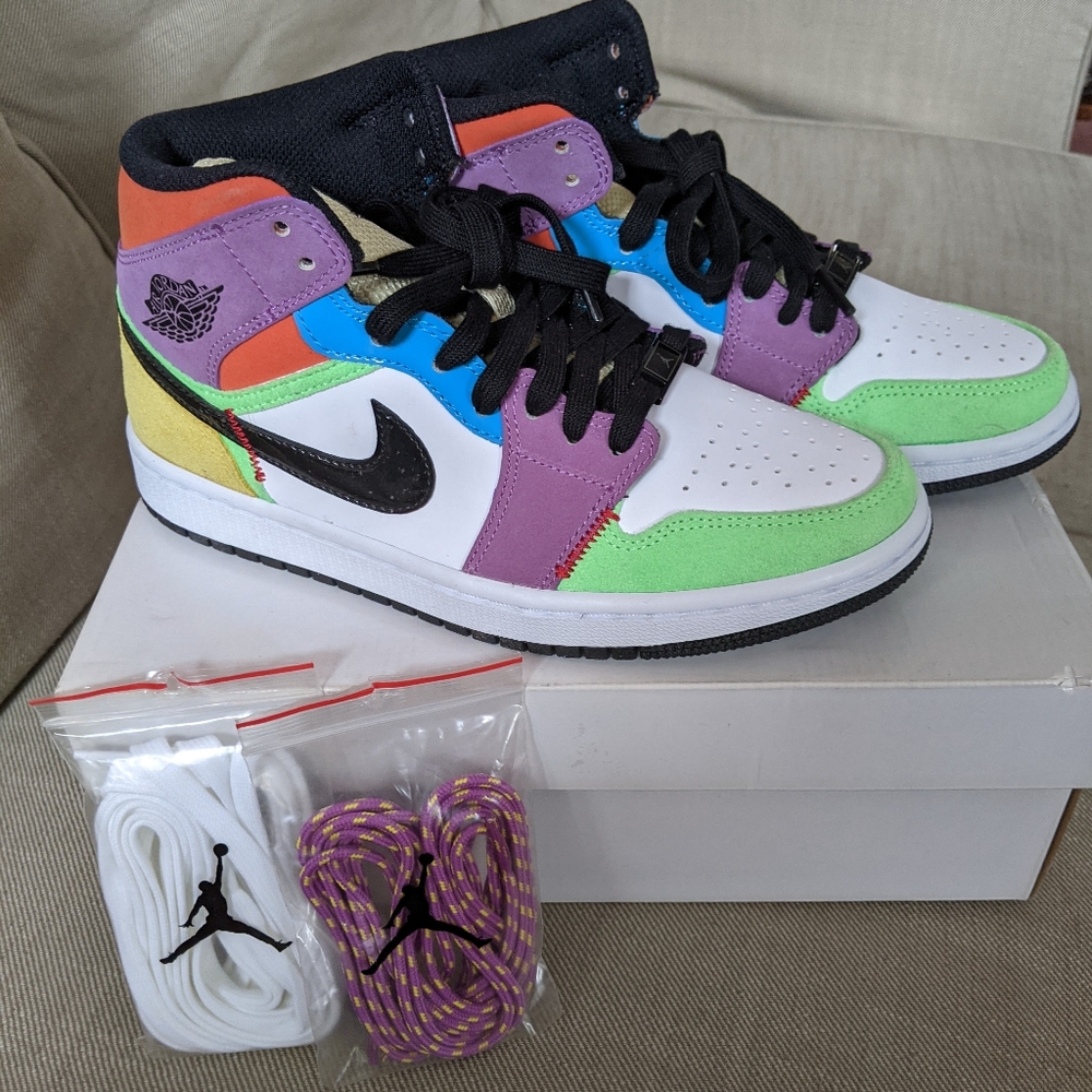 Jordan 1 Mid Lightbulb